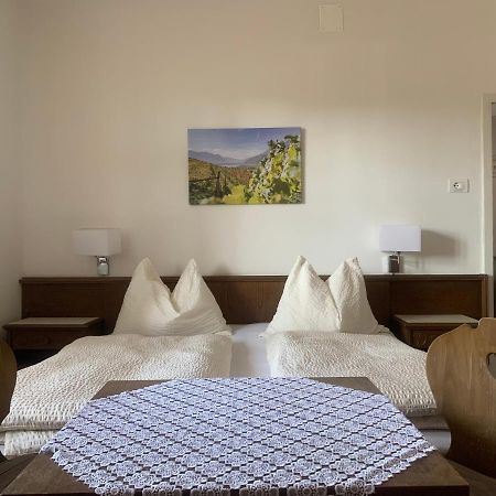 Garni Guflhof Bed & Breakfast Caldaro Exterior photo